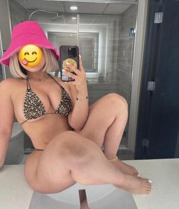 Darianny, 28  female escort, Greensboro