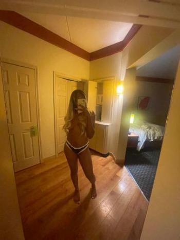 Annikaa, 25  female escort, Greensboro