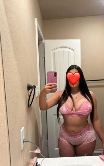 ynoa, 28  female escort, Greensboro