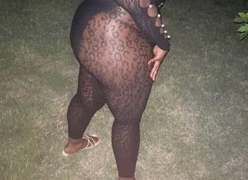 Lay, 25  female escort, Greensboro